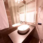 Quality Palace فندق 4*