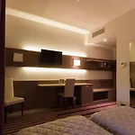 Quality Palace فندق 4*