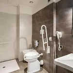 Quality Palace فندق 4*