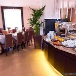 Quality Palace 4* مونتيروتوندو