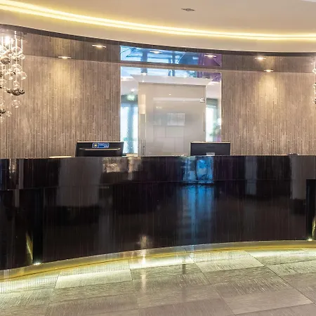 كواليتي جرين بالاس 4* مونتيروتوندو