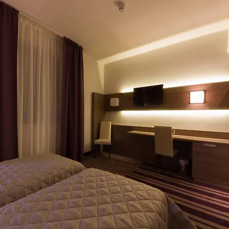 فندق Quality Palace 4*